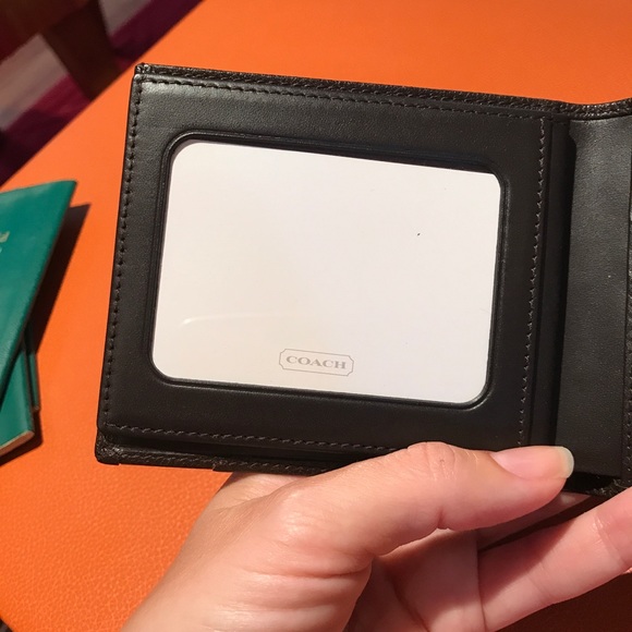 New never used genuine Coach black leather wallet - Picture 4 of 7